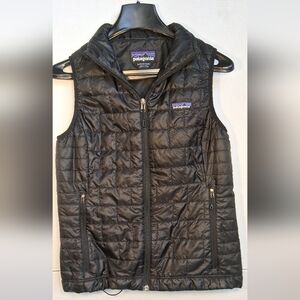 Patagonia Womens Black Puffer Vest
